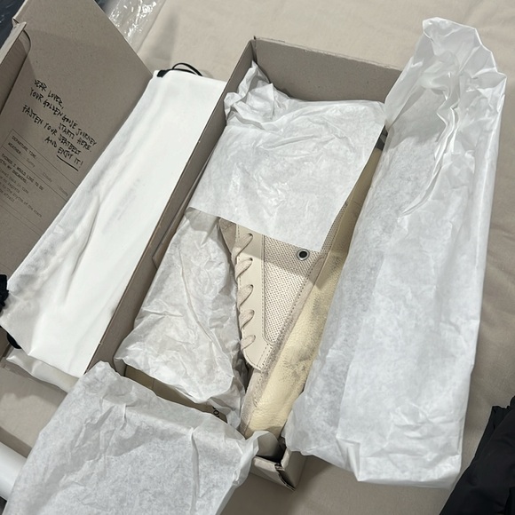 Superstar Mixed Leather Low-Top
Sneakers - Picture 4 of 5